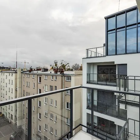 Klimatyzowany Very Berry Z Parkingiem W Poznaniu By Renters Апартаменти *