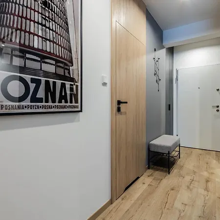 Klimatyzowany Very Berry Z Parkingiem W Poznaniu By Renters Познань