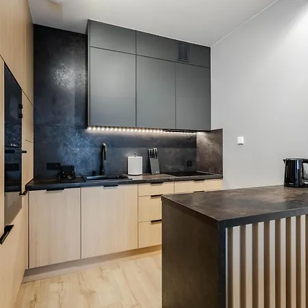 Klimatyzowany Very Berry Z Parkingiem W Poznaniu By Renters Познань