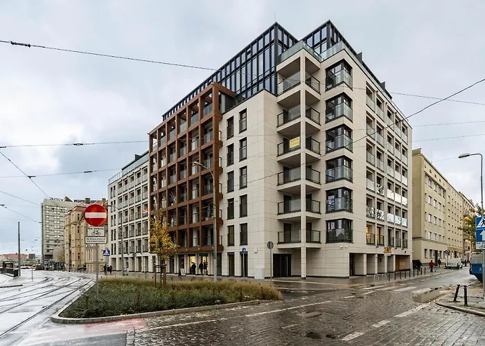 Klimatyzowany Very Berry Z Parkingiem W Poznaniu By Renters Апартаменти *