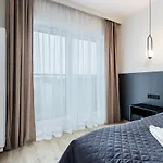 Klimatyzowany Very Berry Z Parkingiem W Poznaniu By Renters Апартаменты