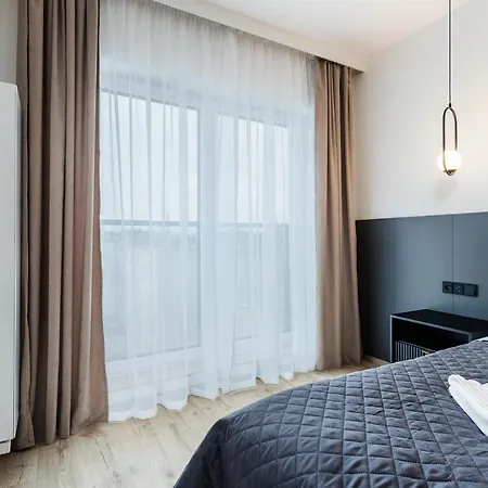 Klimatyzowany Very Berry Z Parkingiem W Poznaniu By Renters Apartamento