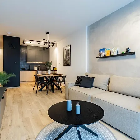 Klimatyzowany Very Berry Z Parkingiem W Poznaniu By Renters Apartamento *