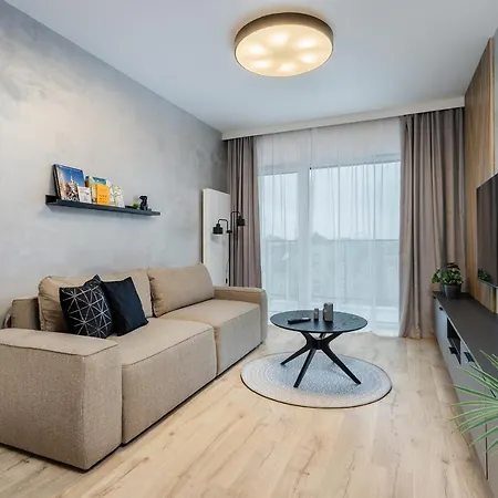 Klimatyzowany Very Berry Z Parkingiem W Poznaniu By Renters *