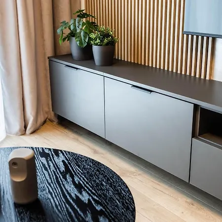 Klimatyzowany Very Berry Z Parkingiem W Poznaniu By Renters Apartamento