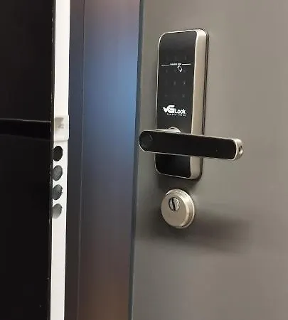 Klimatyzowany Very Berry Z Parkingiem W Poznaniu By Renters Apartamento *