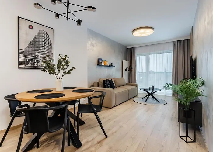 Apartment Klimatyzowany Very Berry Z Parkingiem W Poznaniu By Renters