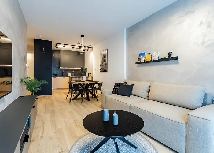 Klimatyzowany Very Berry Z Parkingiem W Poznaniu By Renters Apartment *