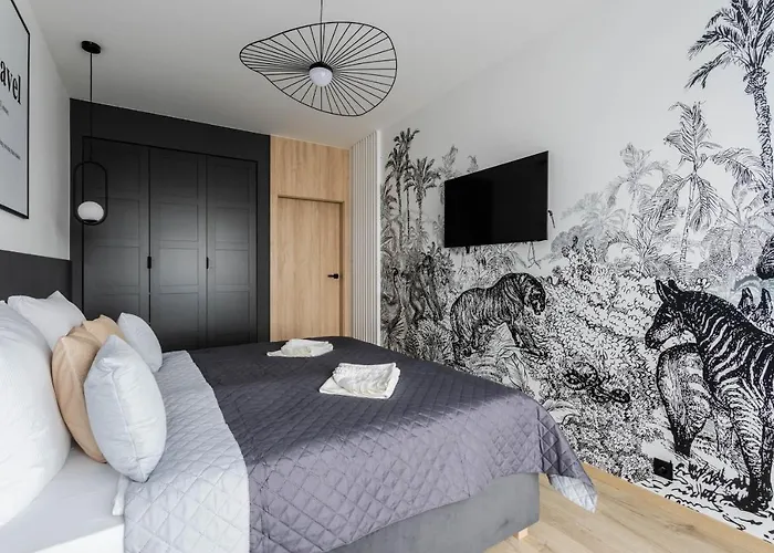 Apartment Klimatyzowany Very Berry Z Parkingiem W Poznaniu By Renters