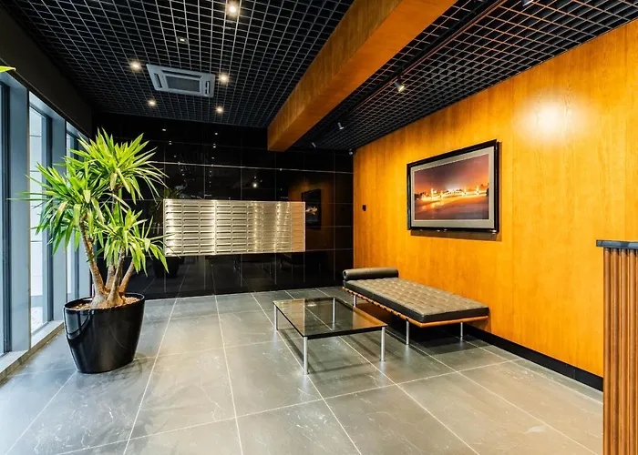 Klimatyzowany Very Berry Z Parkingiem W Poznaniu By Renters Apartment *